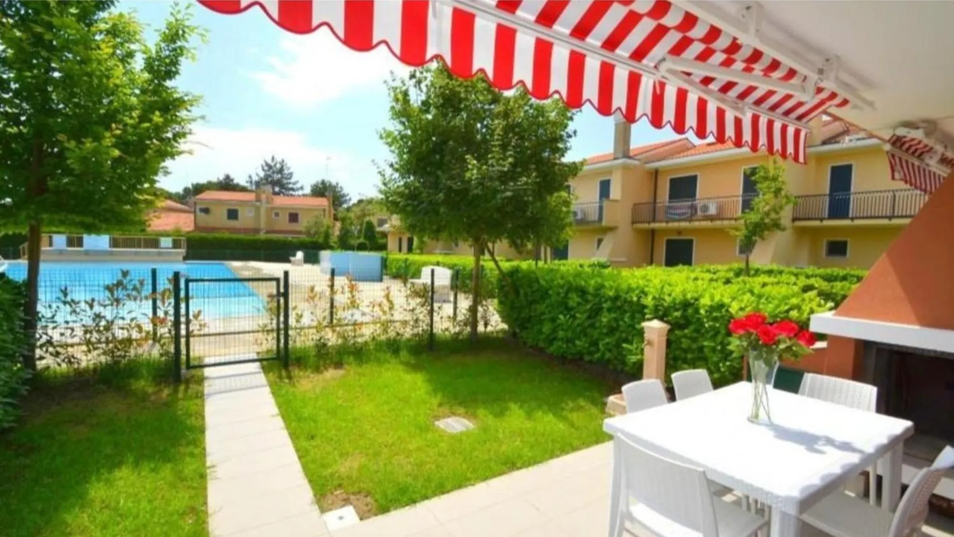Terraced House With Swimming Pool Apartment Bibione